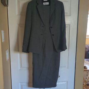 MaxMara Dark 93% Wool Fully Lined Gray Blazer and Dress Set